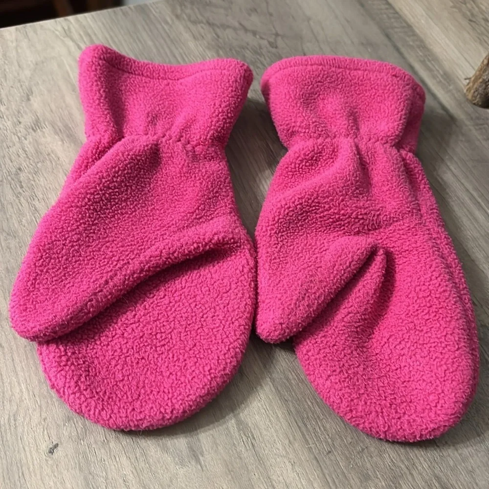 PRE OWNED VINTAGE BLUE'S CLUES KIDS MAGENTA WINTER MITTENS